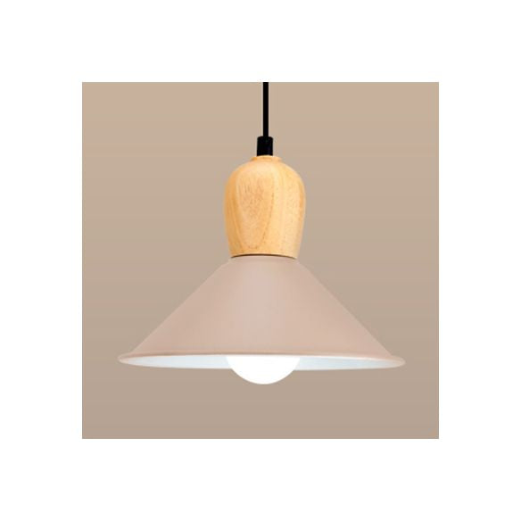 Metallkegelanhänger Licht mit Holzbirnenbasi