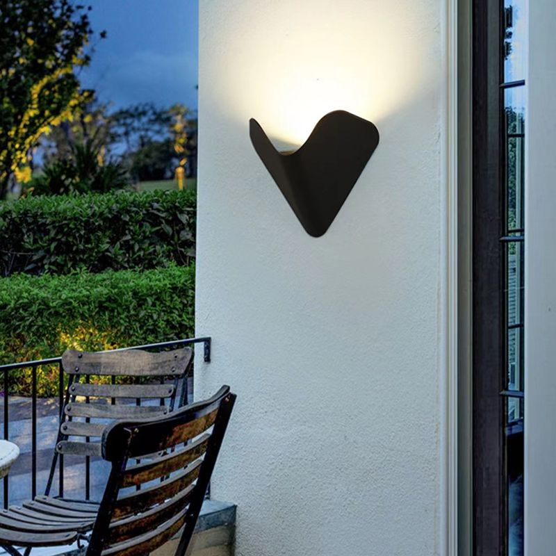 Modern Style Triangle Shape Wall Sconce Metal 1 Light Sconces for Outdoor