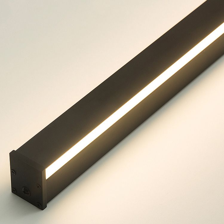 Lineare Form Metallwandbeleuchtung moderner Stil 1-Licht-Wandleuchte in Schwarz