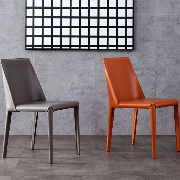 Silla lateral casera de estilo moderno Silla tapizada de metal con respaldo sólido para comedor