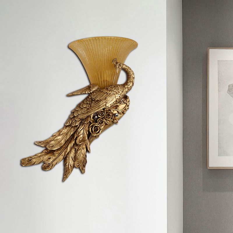 1 Kopfleuchte Leuchte Vintage Style Bell gelbe Glaswandlampe mit goldenem Pfaudesign, links/rechts