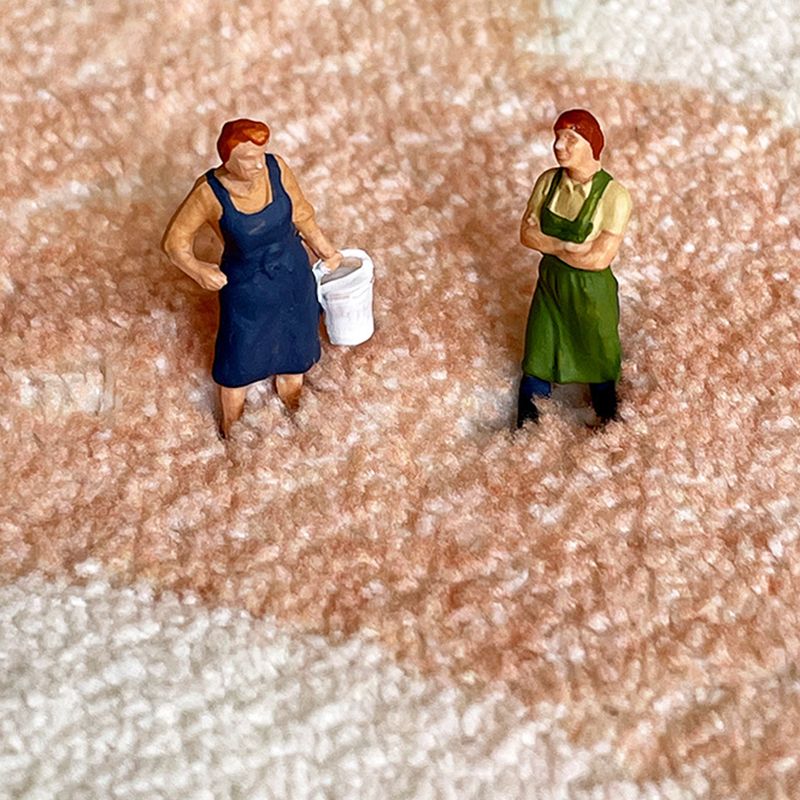 White Modern Rug Polyester Abstract Face Rug Non-Slip Backing Area Rug for Drawing Room