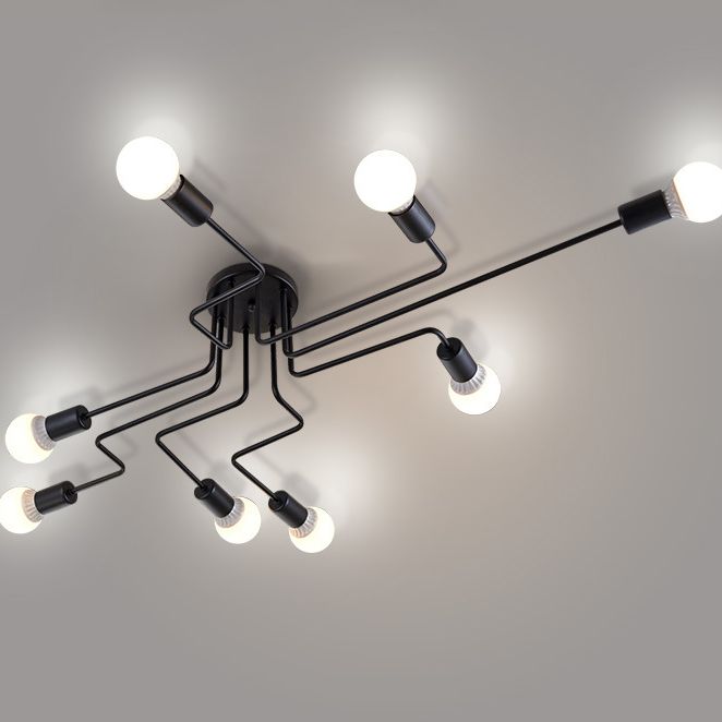 Luce di ferro industriale semi -ruscini di pistola nera vicino alla luce del soffitto