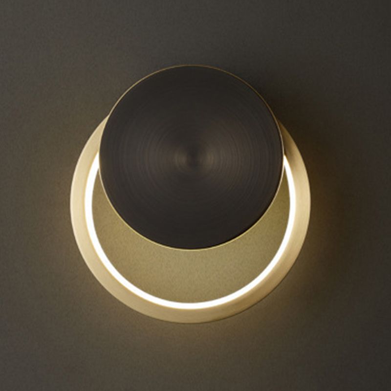 Metal Round Shape Wall Lighting Modern Style 1 Light Wall Mounted Light Fixture
