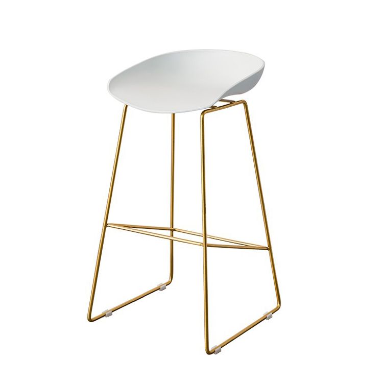 Scandinavian Metal Bar Stool Acrylic Patio Bar Stool with Gold Base