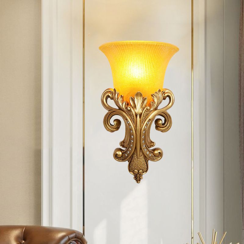 Colonial Bell Flush Mount 1 Head Prismatic Glass Wall Murn Éclairage en or pour le salon