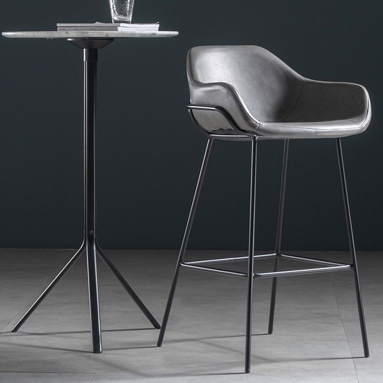 Taburete de bar con respaldo bajo de hierro industrial, taburete alto para interiores simple con asiento de cuero