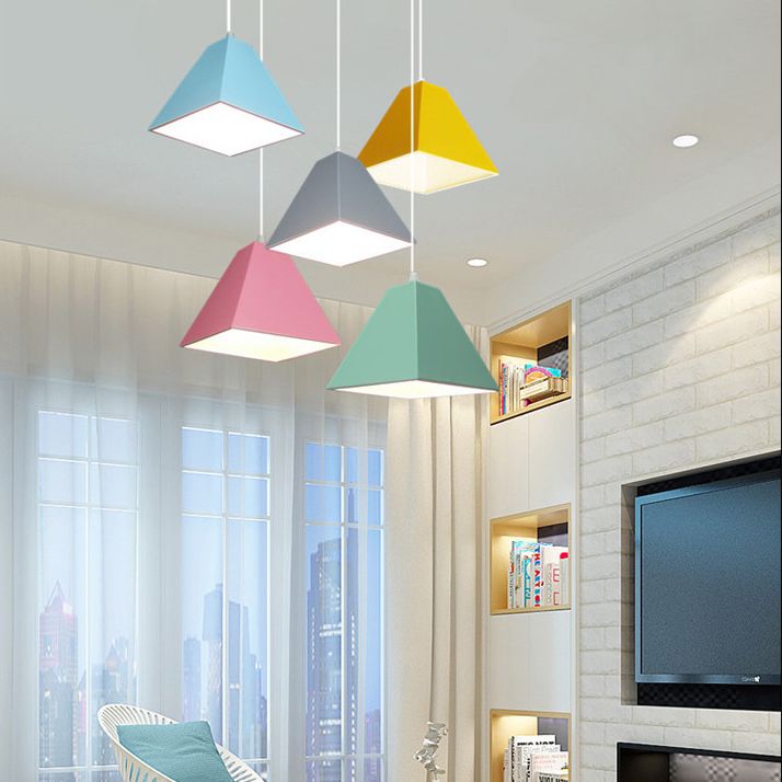 Trapezoide de metal Luz colgante Nordic Macaron Style 1 Lámpara de techo de mesa de comedor ligero