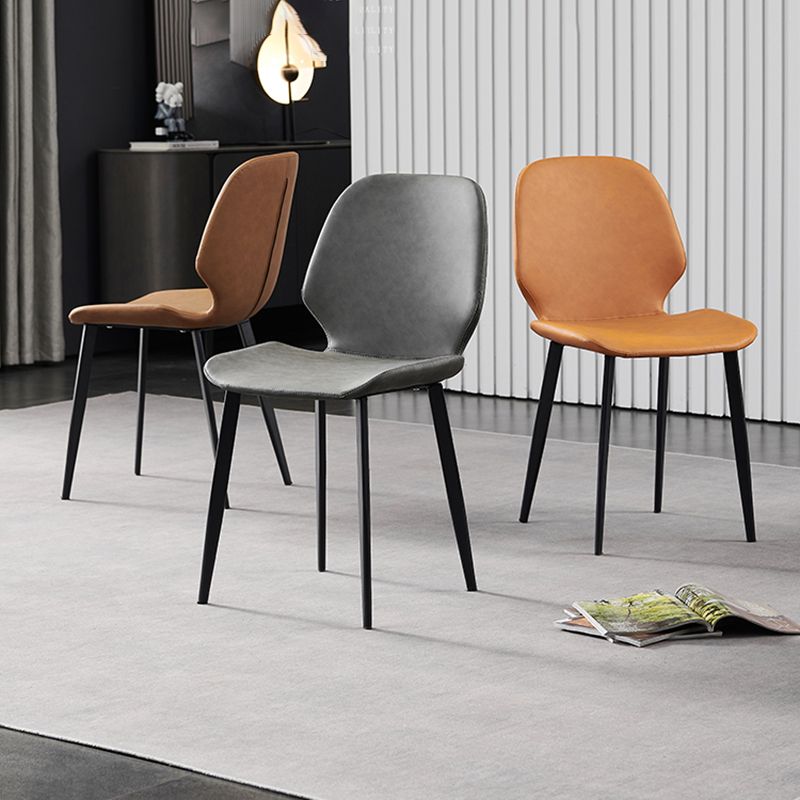 Chaise latérale en cuir de forme de coléoptère de restaurant Wingback finition mate dinant la chaise
