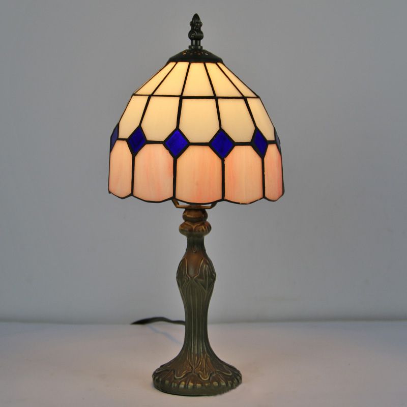 Umbrella Shaped Stained Glass Nightstand Lamp Vintage 1-Bulb Table Light for Living Room