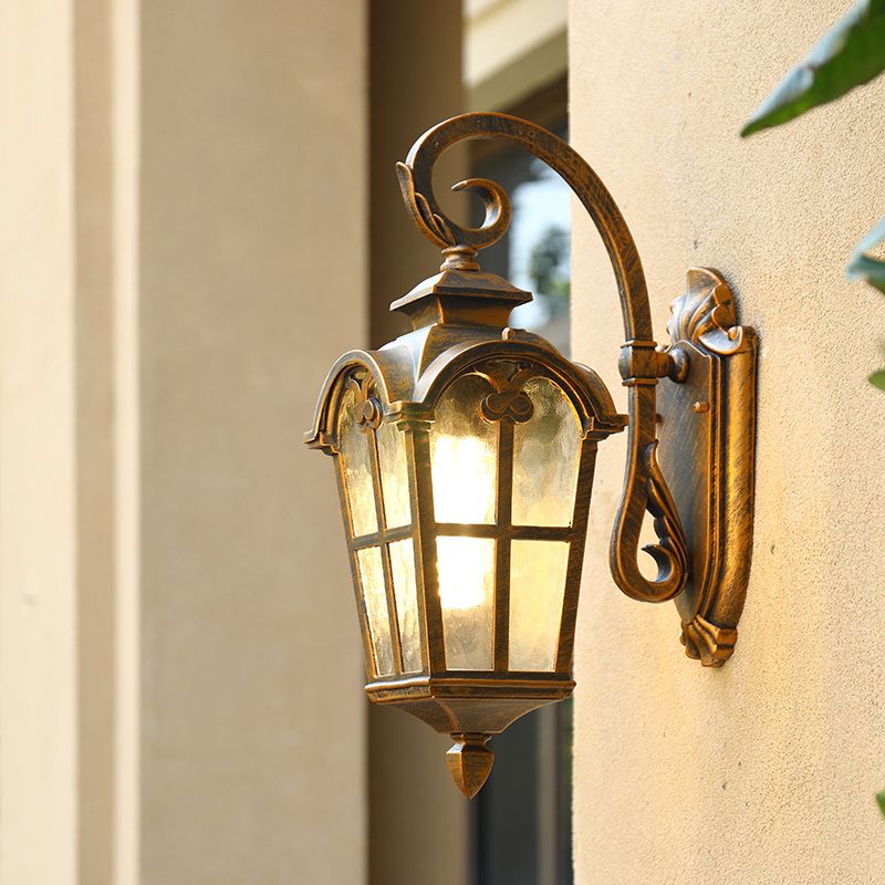 1 Bulb Wall Mount Light Retro Lantern Shaped Ripple Glass Wall Lighting for Courtyard