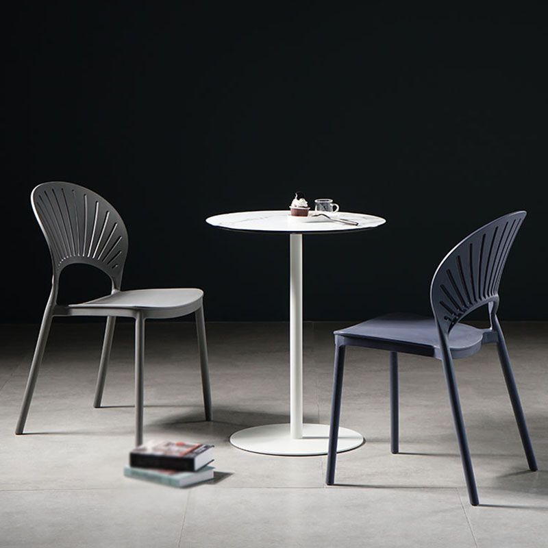 Eigentijdse stijl keuken plastic stoelen eetarmloze open achterkant stoel