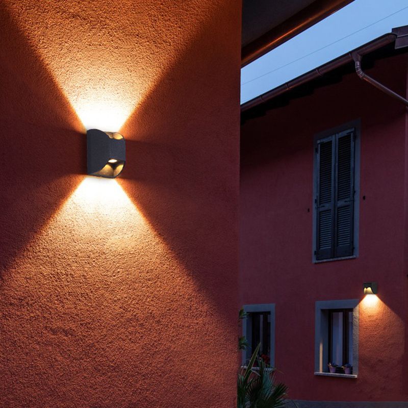 Polygon Shape Wall Light Modern Style Metal 2 Lights Sconce in Black
