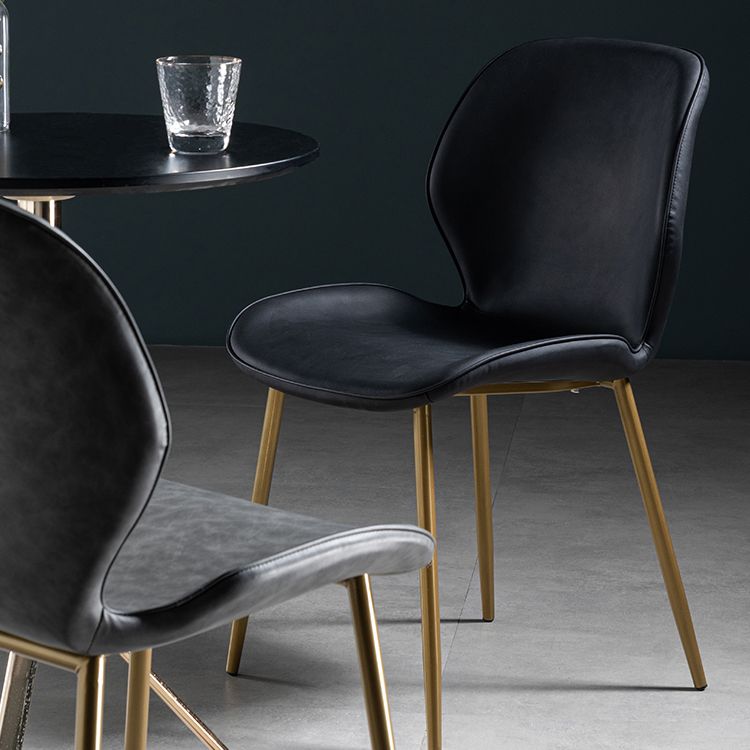 Chaise d'appoint scandinave en cuir avec finition mate et dossier à oreilles (Ensemble de 2)