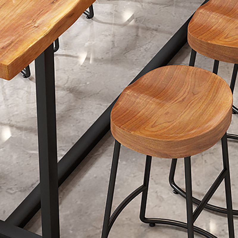 Barhocker im modernen Stil, Holzsitz, Schlittenbeine, Barhocker mit Fußstütze