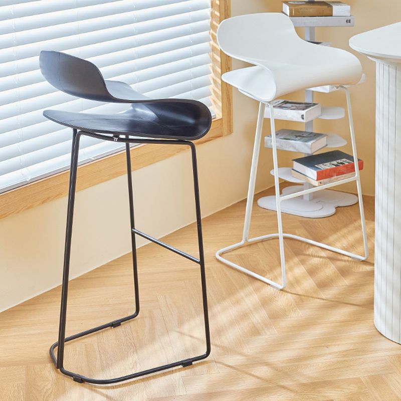 Contemporary Bar Stool Plastic Counter Bar Stool with Metal Legs