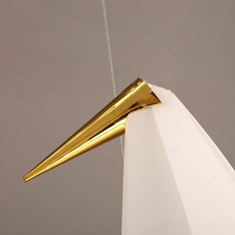 Witte vogelschaduw Kroonluchter Lichte armatuur Modernisme Stijl 6-Lights Plastic Hanging Lamp in Gold Finish