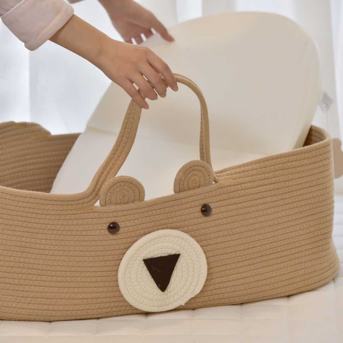 Modern Foldable Cloth Oval Portable Moses Basket without Pad