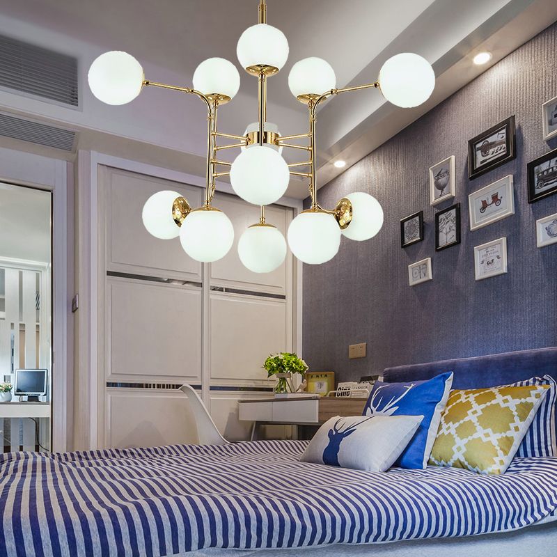 16.12.24 Lichter Kronleuchter zeitgenössischer Goldhängelampe mit Ball Opalglas Schatten