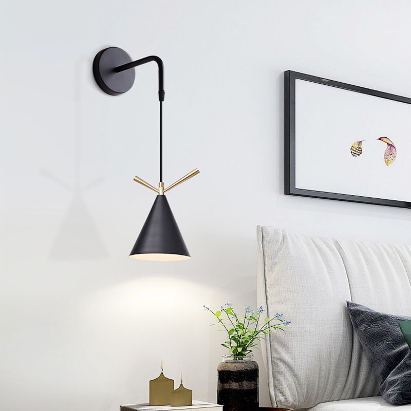 Lampe à paroi nordique moderne cône en fer forgé de clause de mur suspendu pour les espaces intérieurs