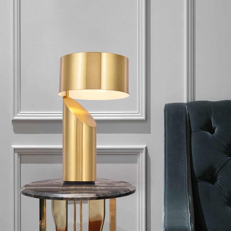 1-Licht-Schlafzimmer Nachttisch Beleuchtung Einfachheit Goldtischlampe mit Drum Metall Schatten