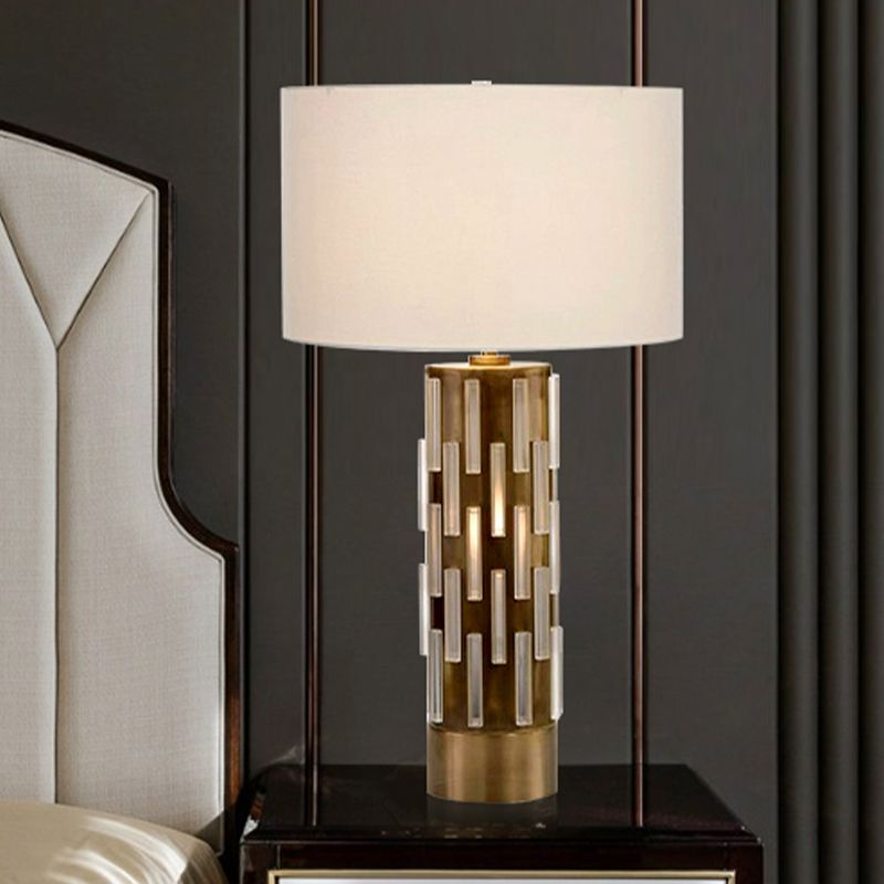 Table à ombre à tambour blanche lumière moderne 1 lampe de bureau en tissu de tête avec tube base en métal pour le chevet
