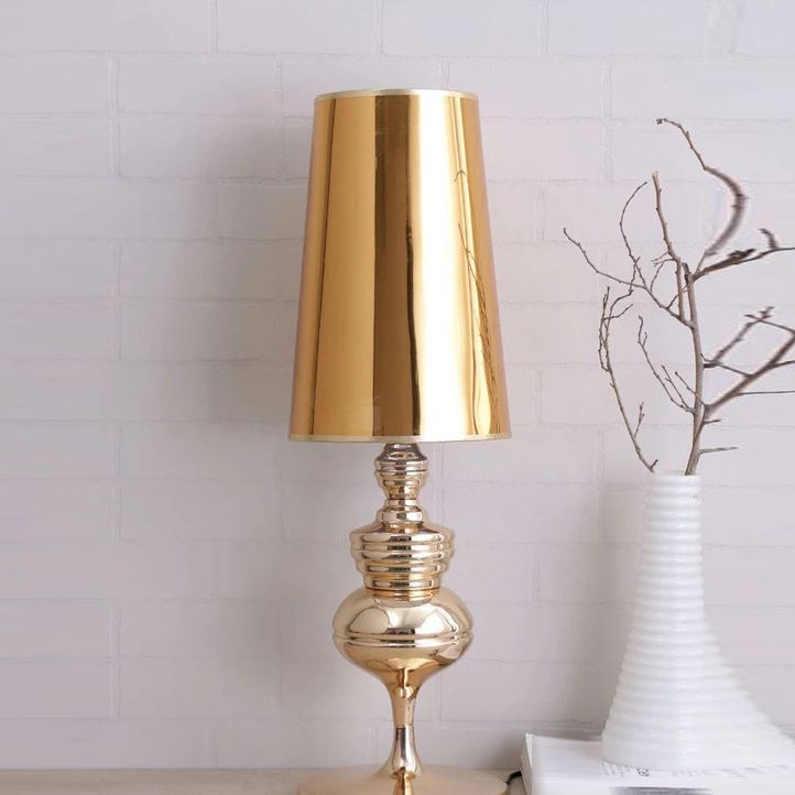 1-Light Metal Table Lamp European Style Desk Lamp for Living Room