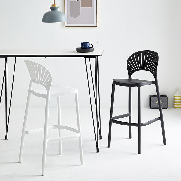 Nordic Plastic Stackable Counter Stools Macron Colorful Indoor Bar Stool with Plastic Seat
