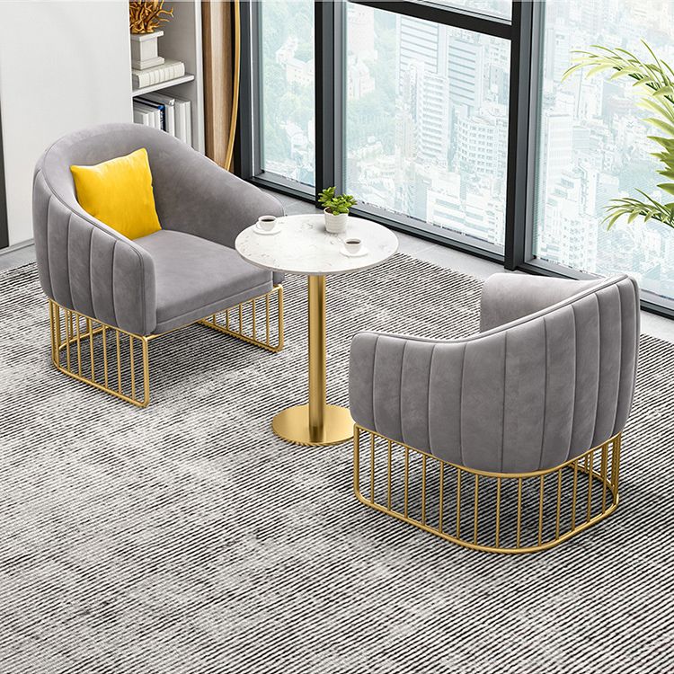 3 PCS Metal Nordic Comedor juego con mesa redonda y comedor de base de metal con sillas de zapatillas