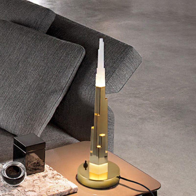 Burj Tower Nachttisch Lampe Modernismus Acrylforum LED -Tischbeleuchtung in Weiß/Gold