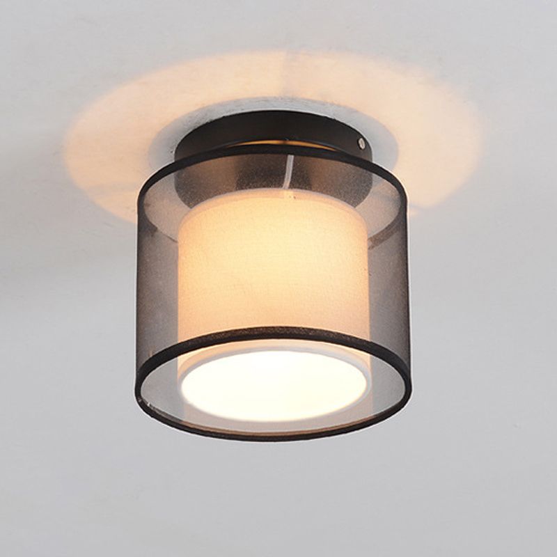 Traditionelle geometrische halbspüchen Deckenleuchte in der Nähe des Deckenlichts