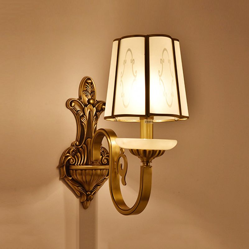 Cône Cone Translucent Glass Galced Lightture Vintage 1/2 Bulbe Indoor Murd Murd Lampe en laiton