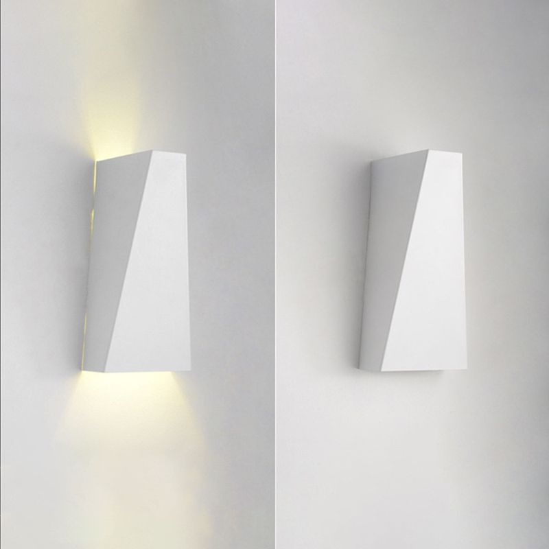 Lámpara de aplicado de pared geométrica metálica de estilo moderno de 2 luces en blanco y negro
