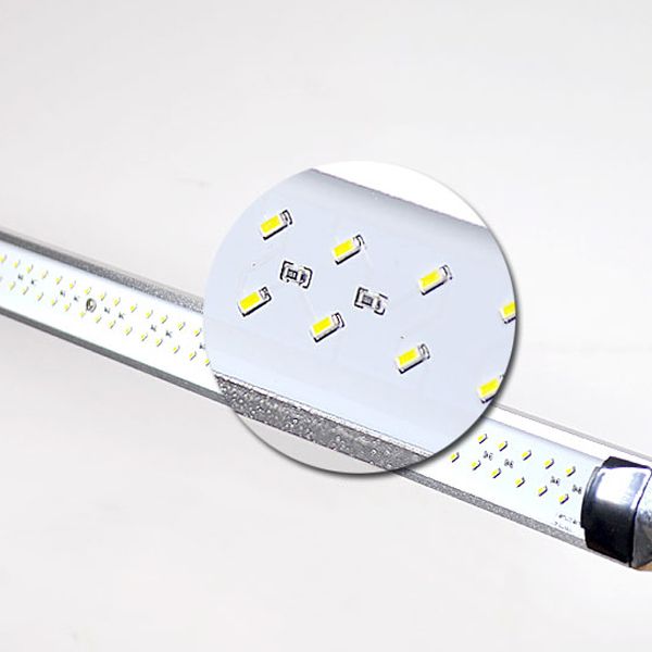 Lineare Nachttischlampe moderne Metal Ein leichter Nachttischlampe in Schwarz