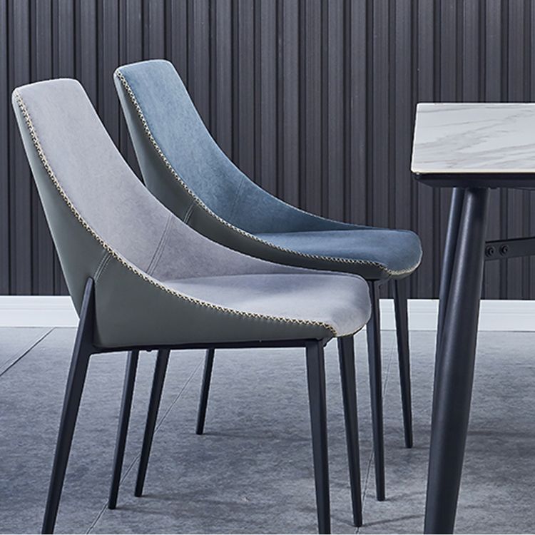 Silla lateral de cuero contemporánea para restaurante, silla de comedor con respaldo abierto y patas negras