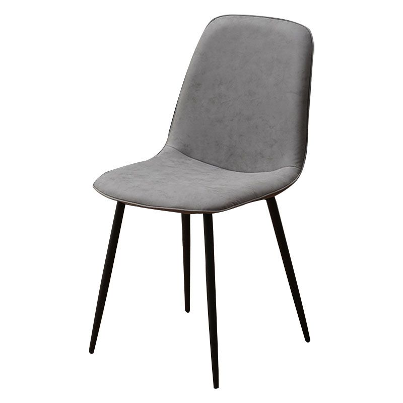 Silla de comedor tapizada con acabado mate y respaldo sólido para el hogar moderno