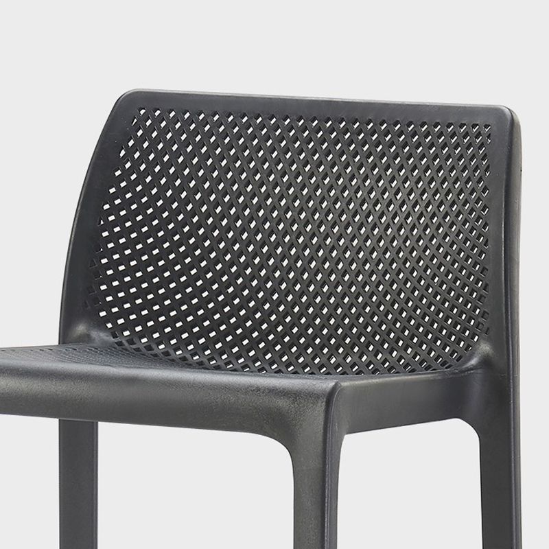 Taburetes de bar interiores apilables de plástico escandinavo con respaldo bajo