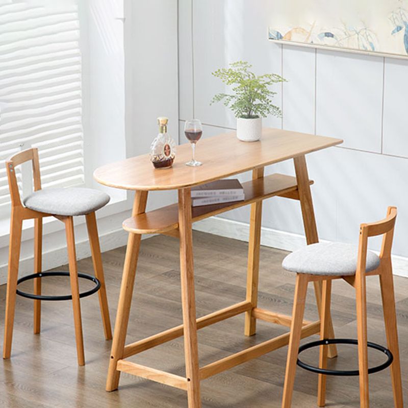 Barhocker im Industriestil, runder Sitz mit Holzbeinen mit niedriger Rückenlehne für die Küchenbar