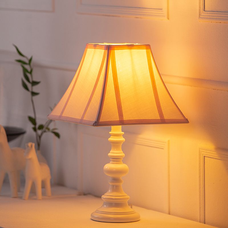 Éclairage d'éclairage évasé Tissu de table 1 tête d'éclairage minimaliste de chevet minimaliste en rose