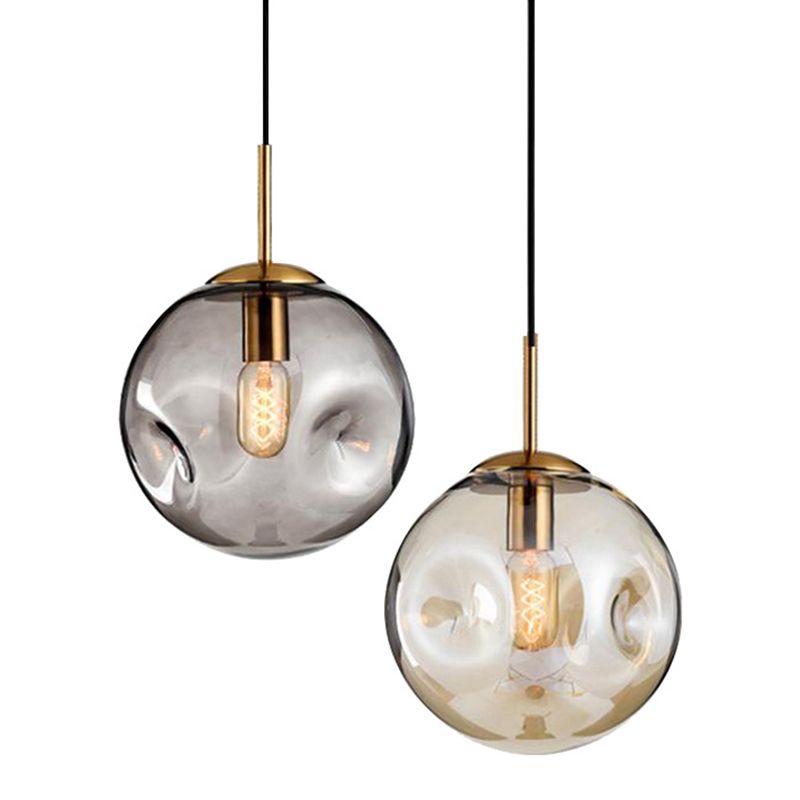 Globe Glass Hanging Lampe im modernen künstlerischen Stil Elektroplatte Metallheizlicht für Esszimmer