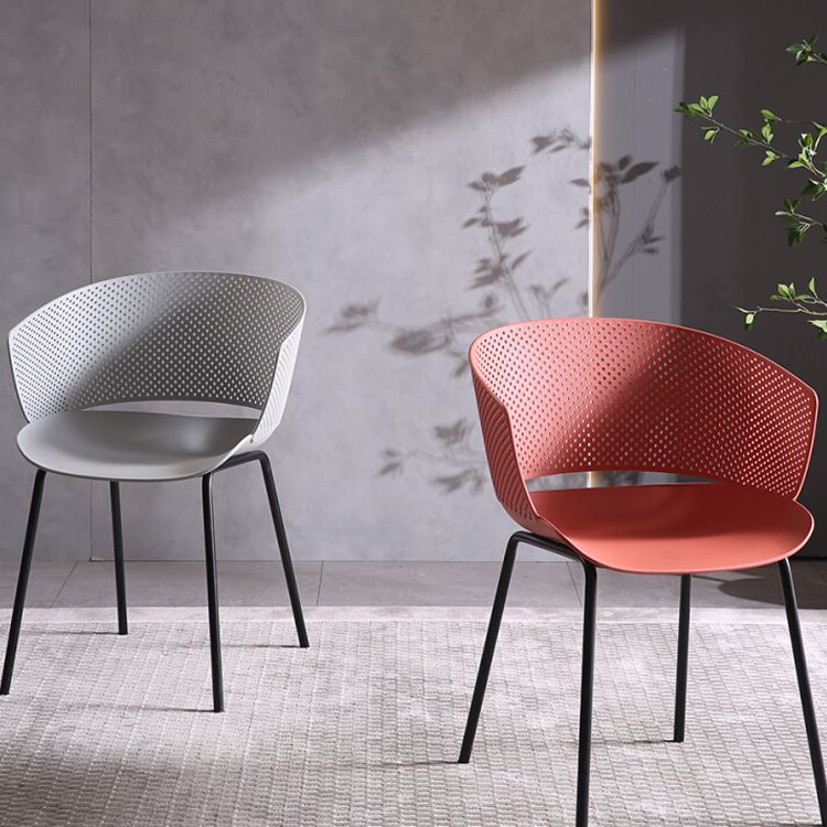 Silla de comedor contemporánea con respaldo abierto y patas de metal para cocina