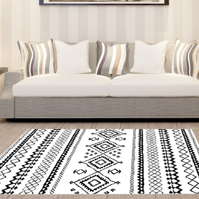 Diamond Geometric Southwestern Rug for Bedroom Synthetic Pet Friendly Area Floor Carpet in Black and White