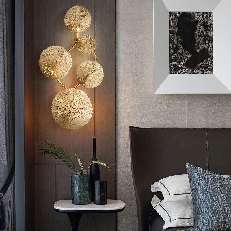 Luz de latón nórdica Luz de loto Forma de la hoja de múltiples luces de pared de luz en oro