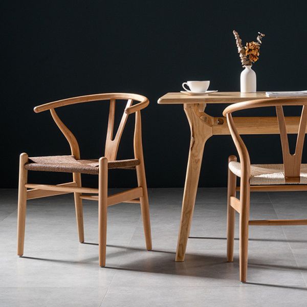 Silla de comedor de madera moderna con acabado mate de Wishbone de haya