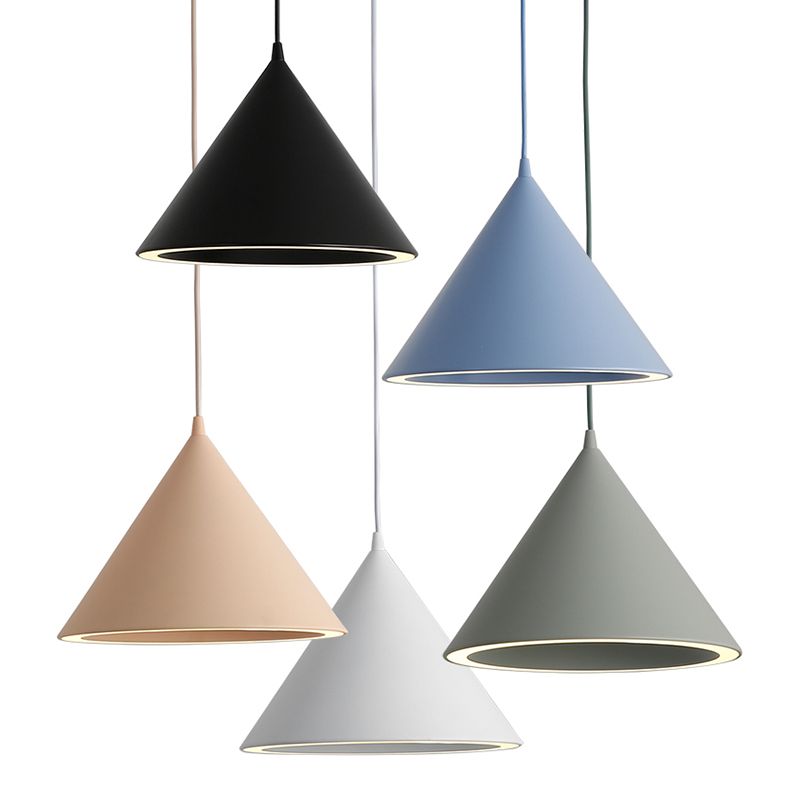 Forme de cône en métal Lumières suspendues modernes Macaron style 1 pendentif lumineux Light pour salle à manger