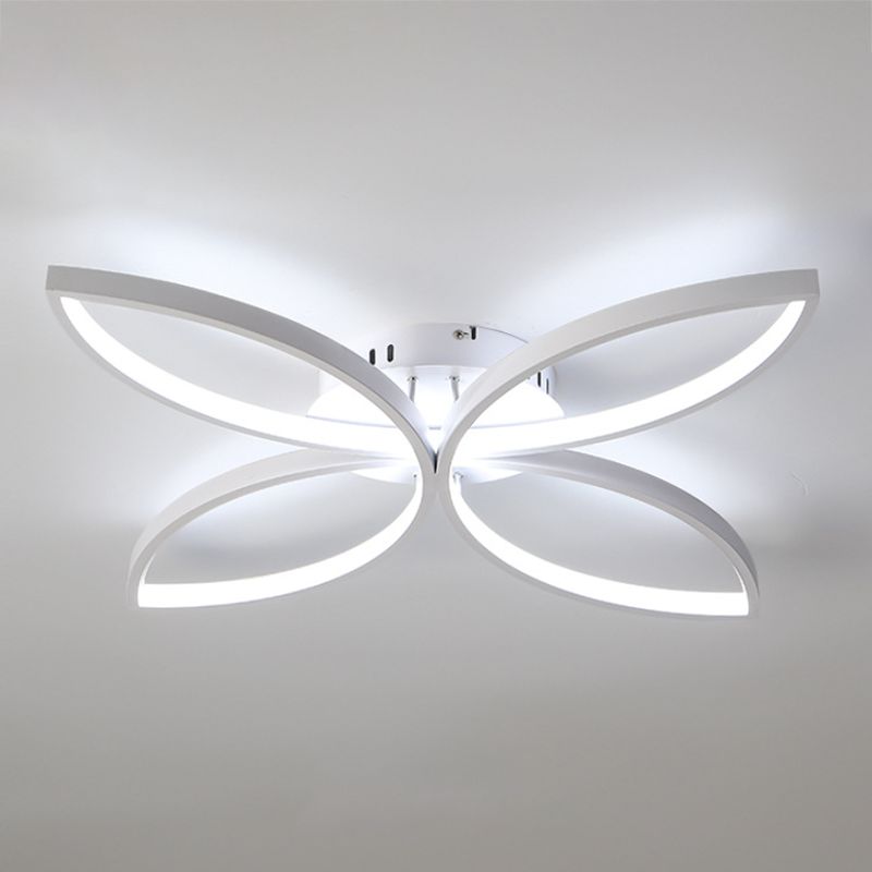 Tombre geométrico de metal Flush Luz de techo moderno 4 luces Flejado de montaje en blanco en blanco