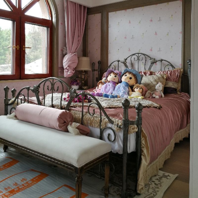 Metal Open-Frame Bed Solid Color Slat Bed with Custom Gold Leg