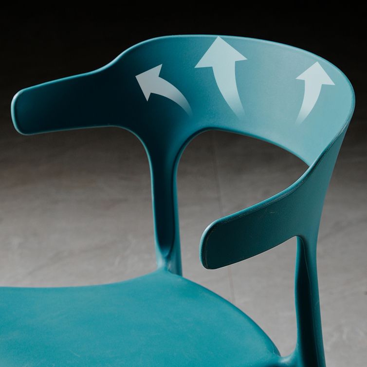 Chaises de salle à manger sans accoudoirs en plastique Chaises d'appoint empilables scandinaves (Ensemble de 4)