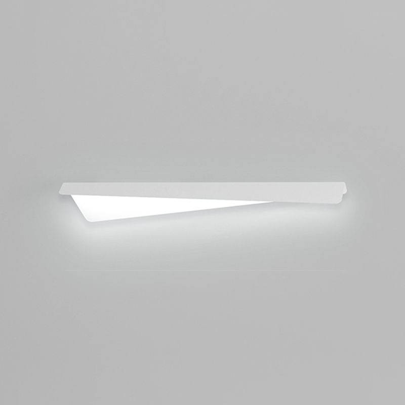 Metal Linear Shape Wall Light Modern Style 1-Light Wall Mounted Light Fixture in White