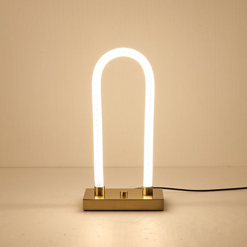 Table arc en acrylique Lumière Simple Style Gold LED Lampe de nuit pour chambre à coucher